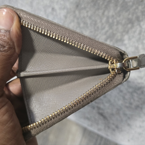 Prada Saffiano Zip-Round Wallet - Picture 9 of 9